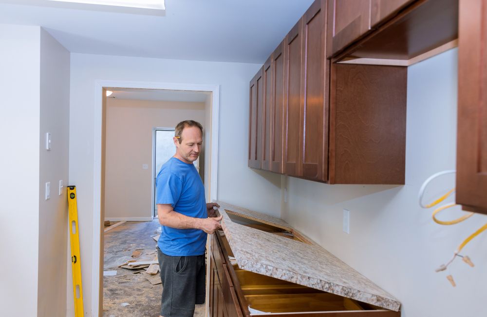 Connecticut Kitchen Remodel: Guide to High-ROI Layouts & Durable Flooring Image